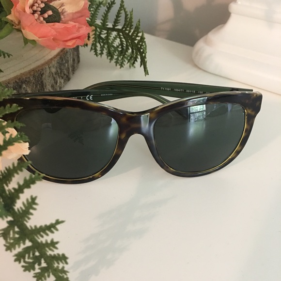 Tory Burch Accessories - Tory Burch Sunnies - Tortoise Shell- Cute!!!